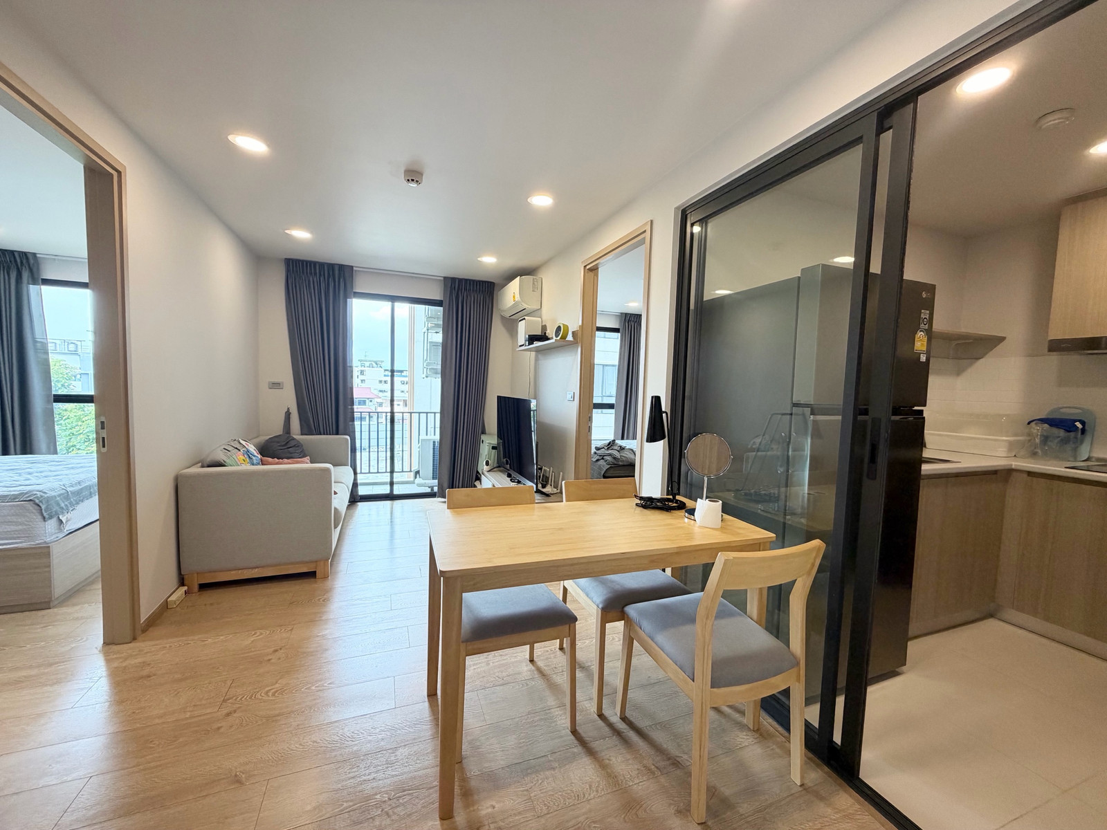 Condo for sale, Cocoon Rama 9, near MRT, furnished, ready to move in. Condo for sale, Cocoon Rama 9, near MRT, furnished, ready to move in.