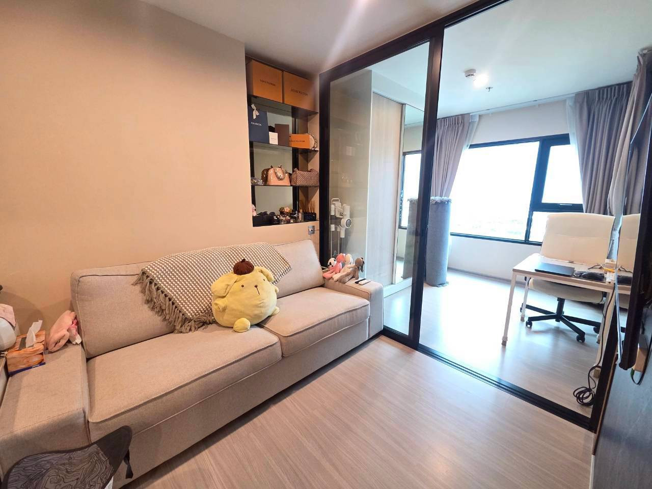 PFD-08971 Condo for sale, Aspire Erawan Prime, spacious size 35.28 sq m, fully furnished, ready to move in, next to BTS Chang Erawan 🏙️✨ PFD-08971 Condo for sale, Aspire Erawan Prime, spacious size 35.28 sq m, fully furnished, ready to move in, next to BTS Chang Erawan 🏙️✨