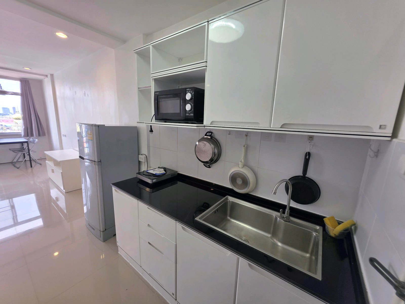 FOR SALE OR RENT: Happy Place Tower (Sukhumvit 71 / Pridi Banomyong Soi 2) Prime location — Only 700 meters from BTS Phra Khanong! – รูปที่ 4