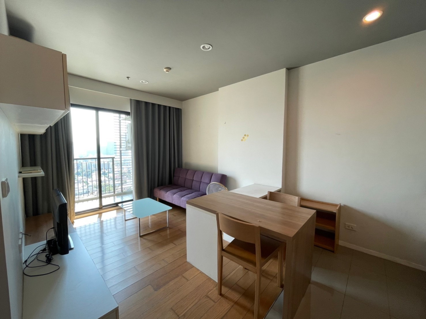 For Rent : Blocs sukhumvit 77 BTS Onnut 700m. 1 bedroom 16,500 per month For Rent : Blocs sukhumvit 77 BTS Onnut 700m. 1 bedroom 16,500 per month