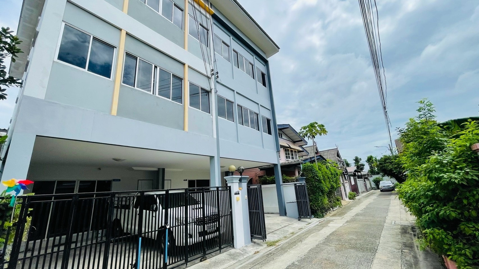 🏡🌈ทาว์นโฮม 3 ชั้น 2 ล้านต้น บางกร่าง 52 ทำเลดีสุด✅ 4 นอน 3 น้ำ กู้ได้เหลือๆ – รูปที่ 2