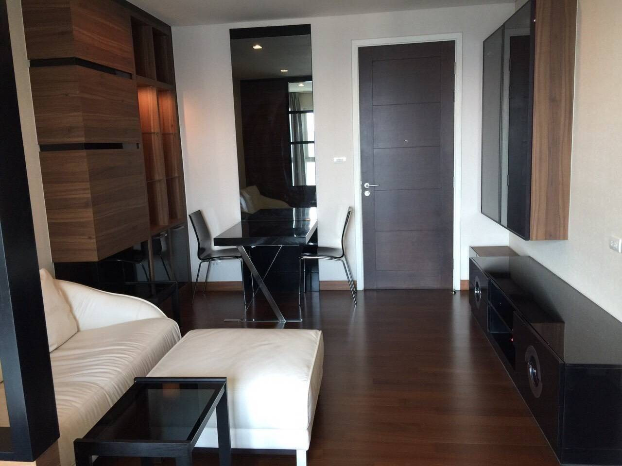 ห้อง Studio High floor ใจกลางทองหล่อ 📢 Line : @085pucam / 0627941024 🥳 YKP Rental Condo