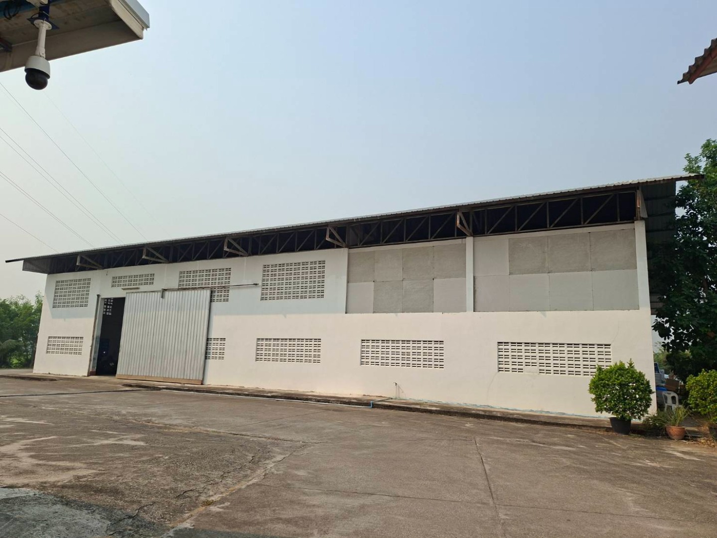 🏭 Warehouse for rent in Hang Dong, Chiang Mai | 429–450 sq.m./unit, price 28,000 THB/month per unit | Can be rented separately (2 units). 🏭 Warehouse for rent in Hang Dong, Chiang Mai | 429–450 sq.m./unit, price 28,000 THB/month per unit | Can be rented separately (2 units).