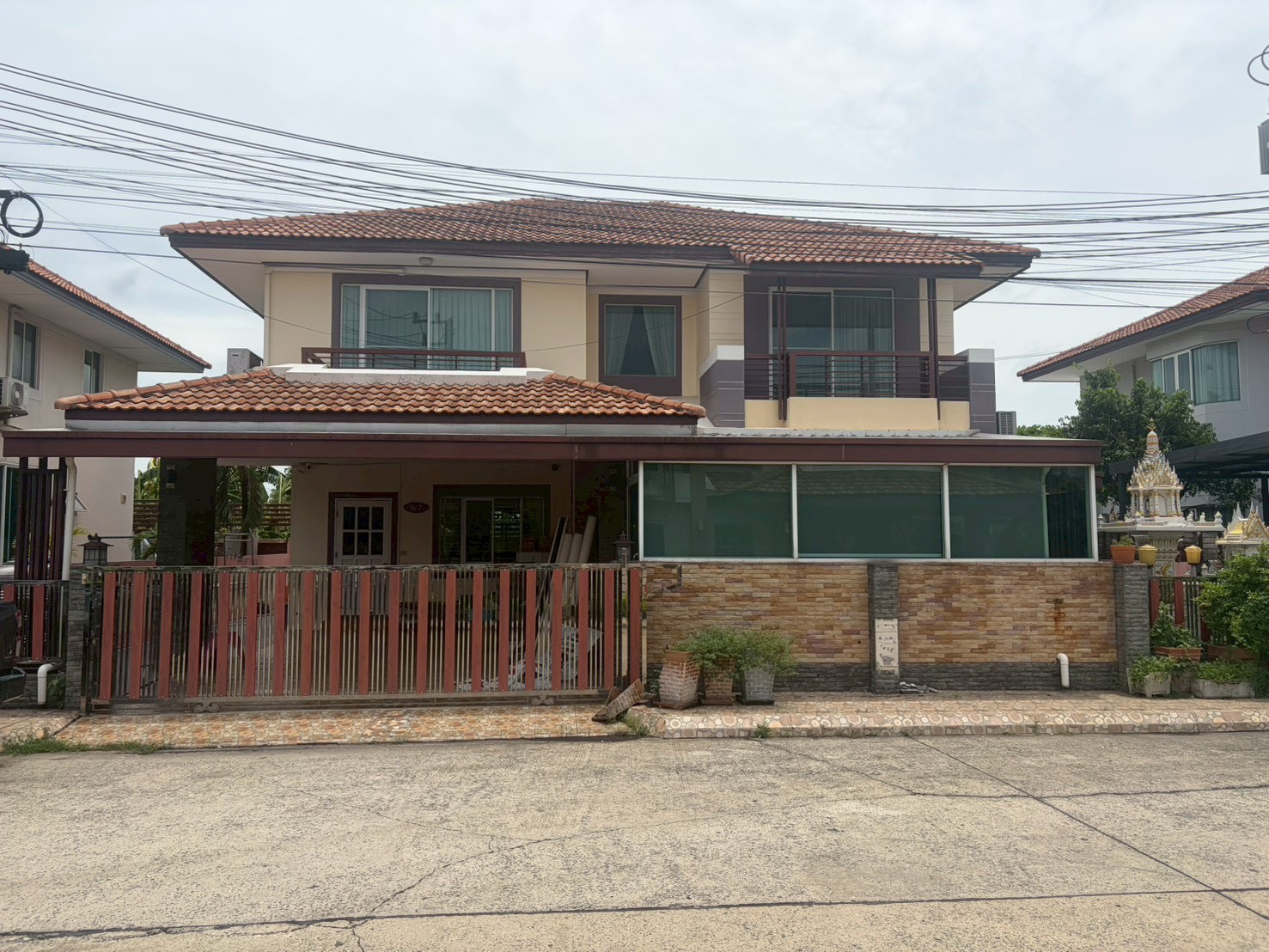 อยากได้บ้านเงียบๆ แต่เข้าเมืองง่าย? ขายบ้านเดี่ยว 62ตรว.พื้นที่ใช้สอย 210ตรม. การ์เด้นวิลล่า วอเตอร์ฟร้อนท์ พร้อมเข้าอยู่ได้ทันทีเเถมเเอร์เฟอร์ทั้งหลัง ทำเลลาดสวาย ใกล้สิ่งอำนวยความสะดวก อยากได้บ้านเงียบๆ แต่เข้าเมืองง่าย? ขายบ้านเดี่ยว 62ตรว.พื้นที่ใช้สอย 210ตรม. การ์เด้นวิลล่า วอเตอร์ฟร้อนท์ พร้อมเข้าอยู่ได้ทันทีเเถมเเอร์เฟอร์ทั้งหลัง ทำเลลาดสวาย ใกล้สิ่งอำนวยความสะดวก