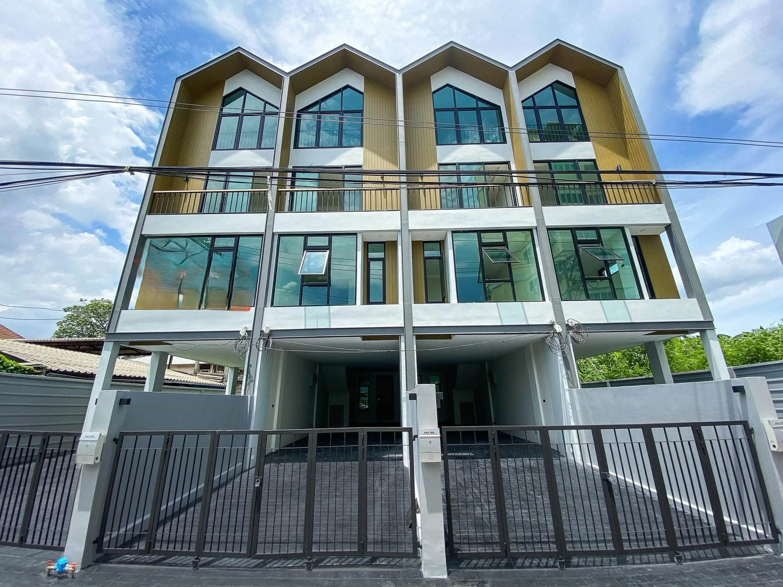 RH083026 ขาย/ให้เช่า ทาวน์โฮม 4 ชั้น 3 ห้องนอน at สุขุมวิท 101/1 ใกล้ BTS ปุณณวิถี และ BTS อุดมสุข