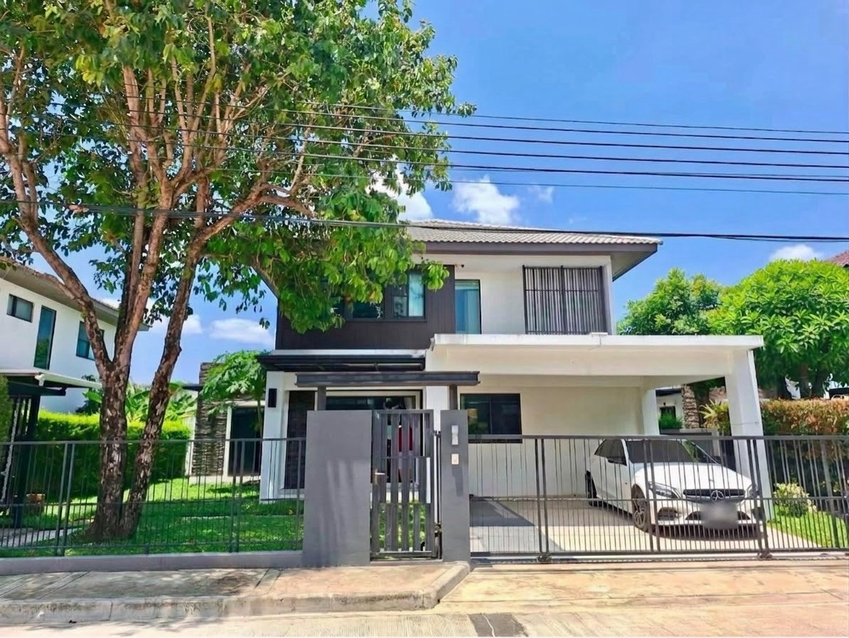 🌟 For Rent: Detached House at Mantana Bangna KM. 7, a 2-story house with a large lawn, 4 bedrooms, and 3 bathrooms. Fully furnished and beautifully decorated.💥Rental Fee: 69,000 THB/month. 🌟 For Rent: Detached House at Mantana Bangna KM. 7, a 2-story house with a large lawn, 4 bedrooms, and 3 bathrooms. Fully furnished and beautifully decorated.💥Rental Fee: 69,000 THB/month.