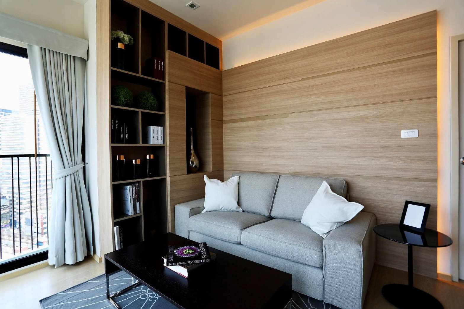 ขายคอนโด Noble Reform อารีย์ ตกแต่งสวยครบพร้อมอยู่ ห้องมุมแปลนสวย ชั้นสูง มีเพียงชั้นละ 1 ห้องเท่านั้น -SW003921  – รูปที่ 3