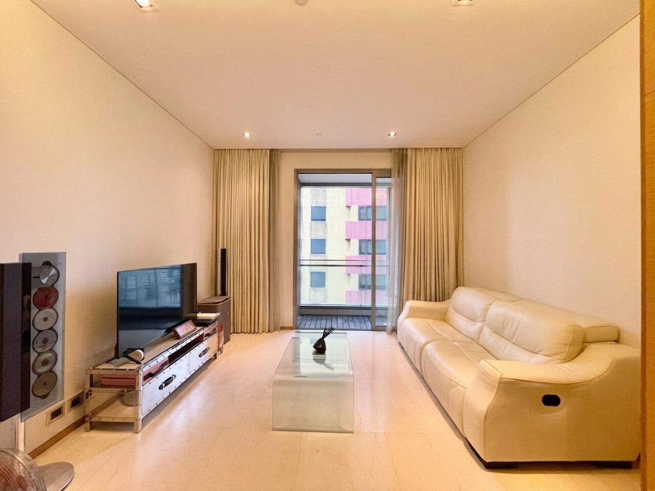 Saladaeng Residences 1BR l Prime Location l Best Value Saladaeng Residences 1BR l Prime Location l Best Value