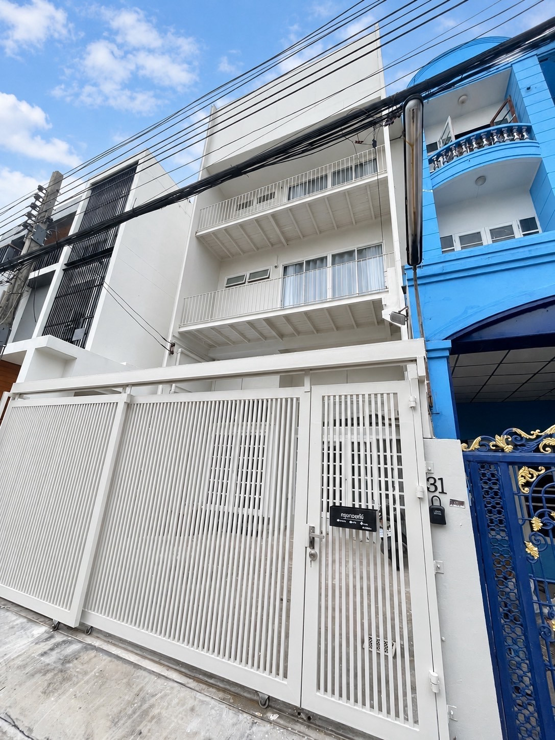 สำหรับเช่า/ขาย โฮมออฟฟิศ รัชดาภิเษก | ใกล้ รถไฟฟ้า MRT สุทธิสาร 750 เมตร | For Rent/Sale Home Office at Ratchadaphisek | Near MRT Sutthisan distance 750 Meters สำหรับเช่า/ขาย โฮมออฟฟิศ รัชดาภิเษก | ใกล้ รถไฟฟ้า MRT สุทธิสาร 750 เมตร | For Rent/Sale Home Office at Ratchadaphisek | Near MRT Sutthisan distance 750 Meters