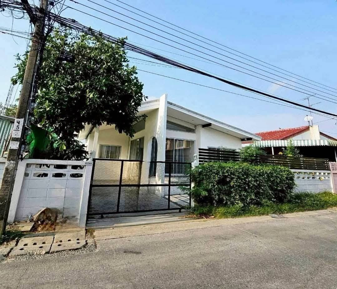 🟢 ให้เช่าบ้านเดี่ยวชั้นเดียว 120 ตร.ม. 56 ตร.วา (อยู่อาศัย / ทำโฮมออฟฟิศได้) | ทำเลเสนานิคม - ลาดปลาเค้า (ทะลุออกได้หลายเส้นทาง) 🟢 ให้เช่าบ้านเดี่ยวชั้นเดียว 120 ตร.ม. 56 ตร.วา (อยู่อาศัย / ทำโฮมออฟฟิศได้) | ทำเลเสนานิคม - ลาดปลาเค้า (ทะลุออกได้หลายเส้นทาง)