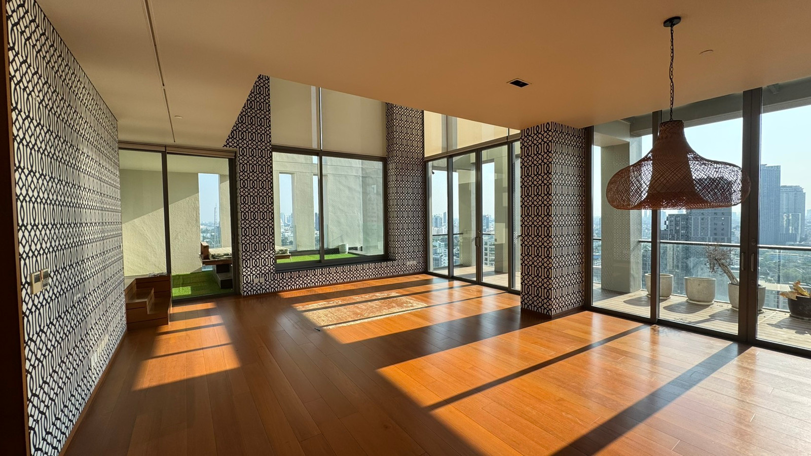 3 Bedrooms + Family Area | Private Garden | Fully Fitted | Great Value | The Sukhothai
