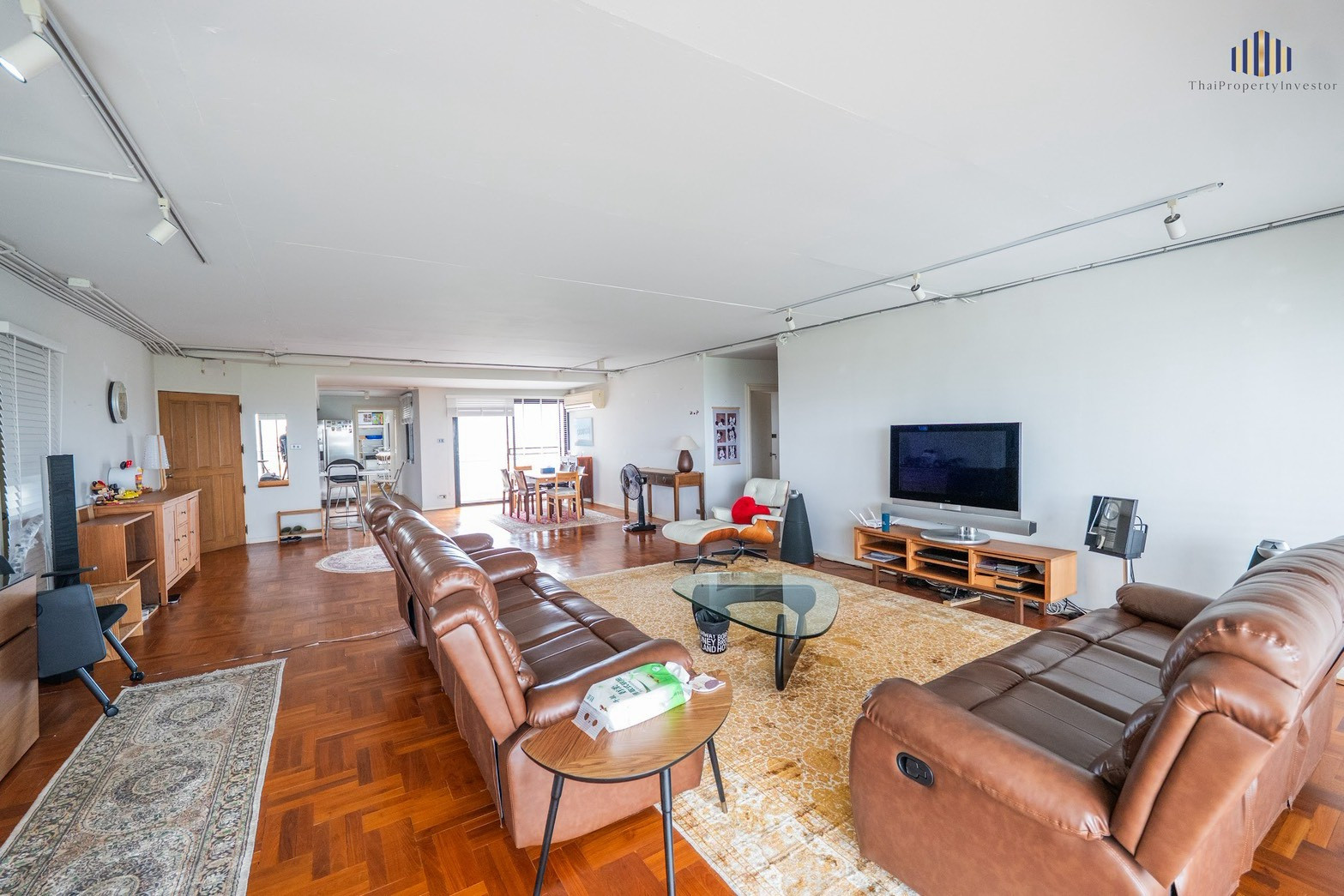 ให้เช่าคอนโดธนาซิตี้ เพรสทีจ คอนโดมิเนียม (Thana City Prestige Condominium) 3 ห้องนอน 3 ห้องน้ำ เฟอร์ครบพร้อมอยู่ ขนาด 185.45 ตร.ม. – รูปที่ 2
