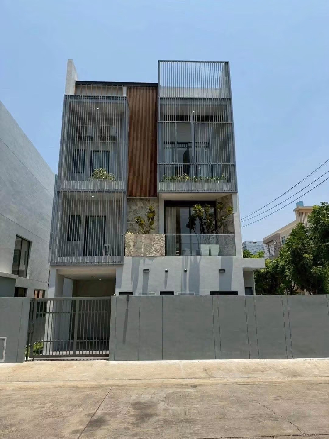 🔥 บ้านเดี่ยว 3 ชั้น ขายขาดทุน! 66.6 ตร.ว. 453 ตร.ม. ลิฟต์ส่วนตัว 15.9 ล้าน 🔥 บ้านเดี่ยว 3 ชั้น ขายขาดทุน! 66.6 ตร.ว. 453 ตร.ม. ลิฟต์ส่วนตัว 15.9 ล้าน