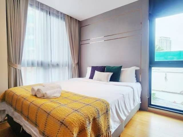 👑✨ Altitude Define – A City-Center Condo on Si Phraya Road 👑✨  A Low-Rise condo in a prime location, surrounded by business districts, restaurants, and cafés. 🏙️✨ 🚆 200 m. to MRT Sam Yan | 600 m. to BTS Sala Daeng – รูปที่ 2