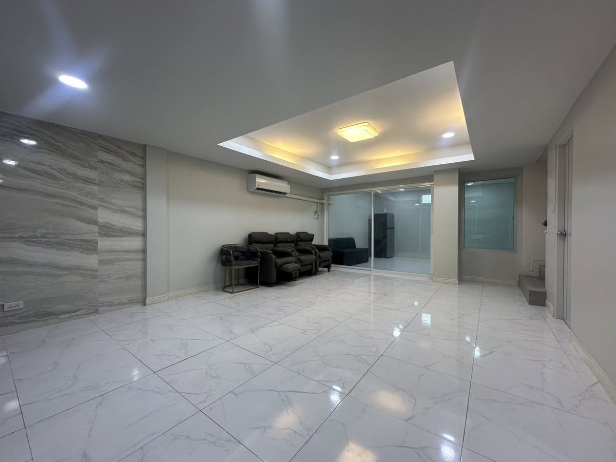 🏢 ให้เช่า โฮมออฟฟิศ 4 ชั้น สไตล์เรียบหรูโมเดิร์น 350 ตร.ม. ลาดพร้าว 80 - เหม่งจ๋าย จดทะเบียนบริษัทได้ พร้อมอยู่ทันที – รูปที่ 3