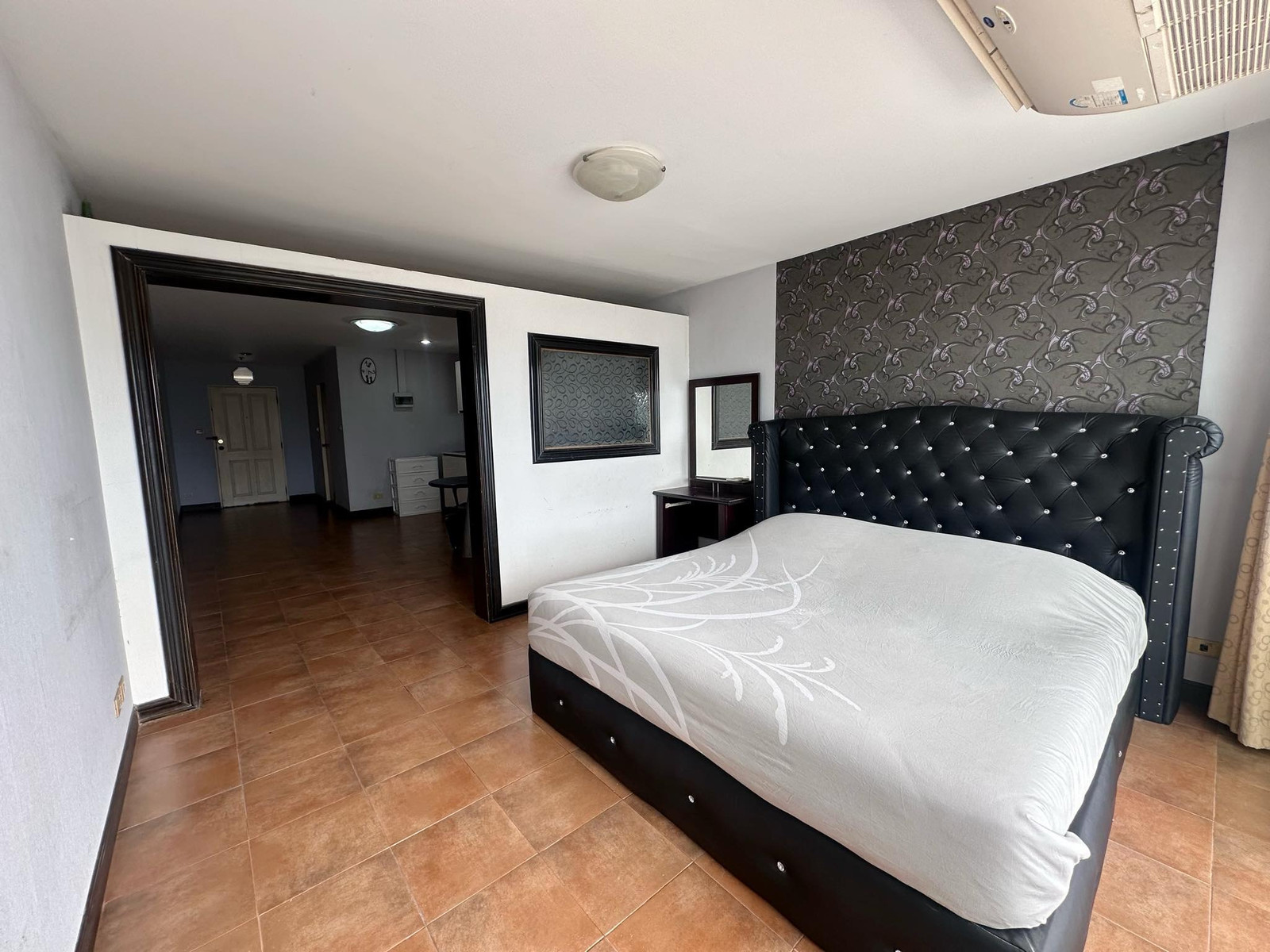 Condo for sale, Sarin Place, Studio room, beautiful view. Condo for sale, Sarin Place, Studio room, beautiful view.