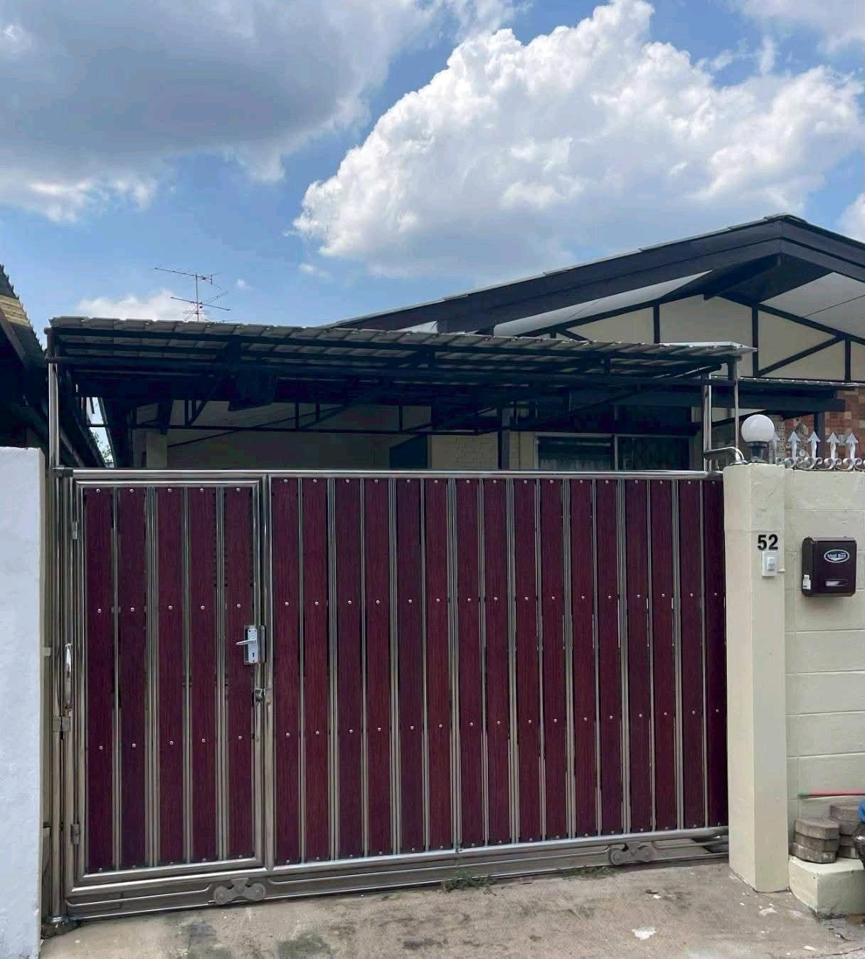 House for rent at Lat Pla Khao