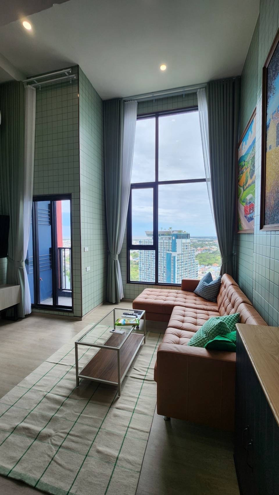 Duplex ชั้นสูง วิวปากน้ำแบบพาโนรามา ติด BTS เพียง 0 เมตร – รูปที่ 2