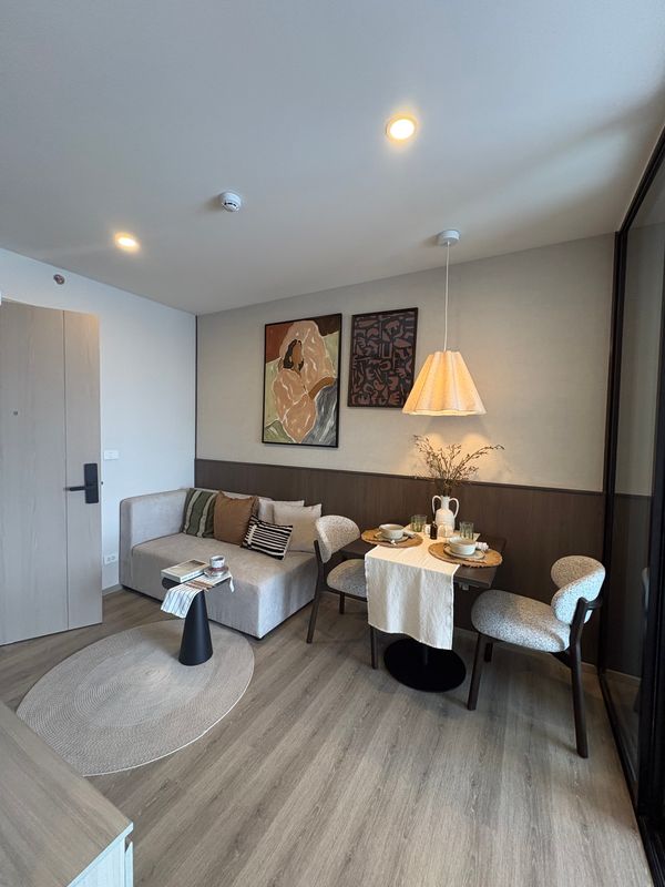 Brand New 100% First-Hand Condo! 11th Floor, Main Road Location! Great Value! Condo for Sale at Origin Place Bangna, 28.22 sq.m., near MRT Si Iam Station.