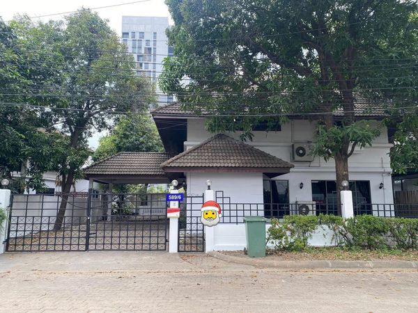 🏢🏡 Single house for rent, Home Office, prime location Pracha Uthit - Meng Chai - along Ramintra Expressway 12 Multi-purpose room, 6 bathrooms, large space, many functions, can park many cars 🏢 Company registration possible 💰 Rent 90,000 baht/month