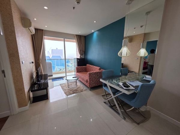 URGENT SALE! Pattaya Condo – Great Location, Excellent Investment Opportunity, Close to the Beach! Grand Caribbean Condo Pattaya 1 Bedroom | 1 Bathroom | Living Area | 1 Parking Space