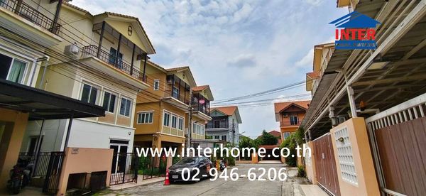ทาวนโฮม 3 ชั้น 73.7 ตร.ว. หมู่บ้านลภาวัน17 ซอยบางรักน้อย1/1 ถนนราชพฤกษ์ ถนนรัตนาธิเบศร์ เมืองนนทบุรี นนทบุรี