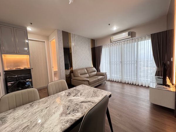 Parkland Grand Taksin ห้องรีโนเวทใหม่ 2 ห้องนอน ใกล้ bts ตลาดพลู มีที่จอดรถส่วนตัว ว่างให้เช่าครับ