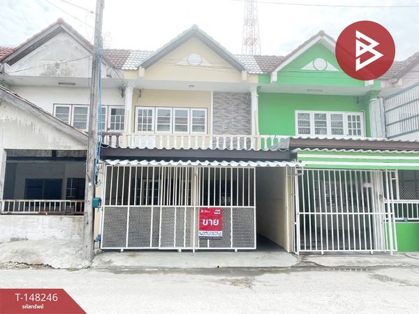 2-story townhouse for sale, Soi Wat Chak Samo, Don Hua Lo, Chonburi, near Amata Industrial Estate.