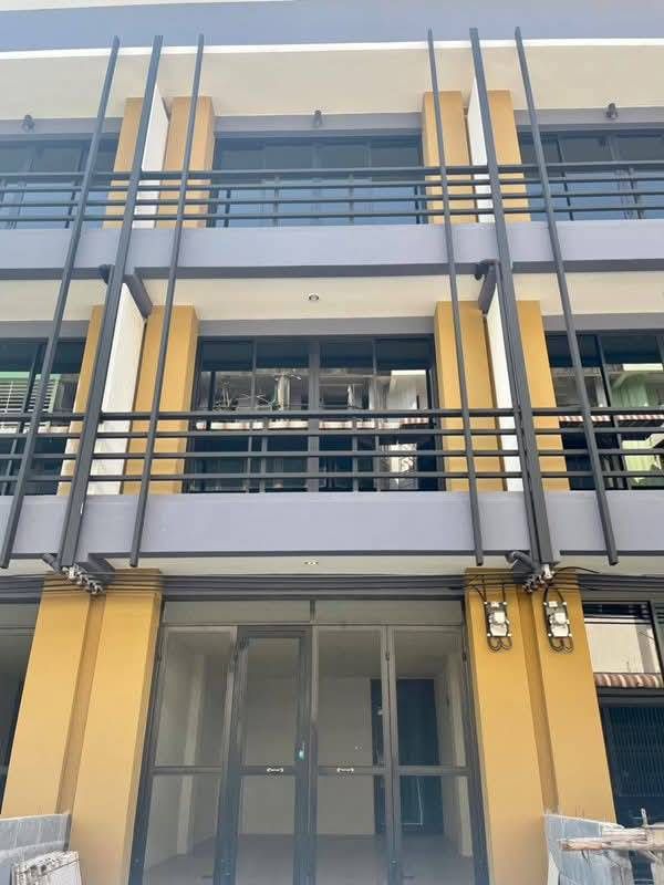 ขายทาวน์โฮม 3 ชั้น สร้างใหม่ ซอยราชวิถี 21 ย่านซังฮี้ บางพลัด เนื้อที่ 18 ตร.ว. ใกล้ MRT สิรินธร ศิริราช และเซ็นทรัลปิ่นเกล้า