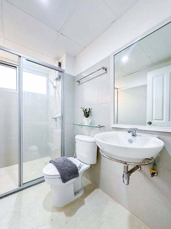 Location in the heart of the city, easy to travel >> 🏙️ Supalai Park Asoke-Ratchada <<  Near 🚇 MRT Rama 9, only 500 meters, installments starting at 10 gray slips*