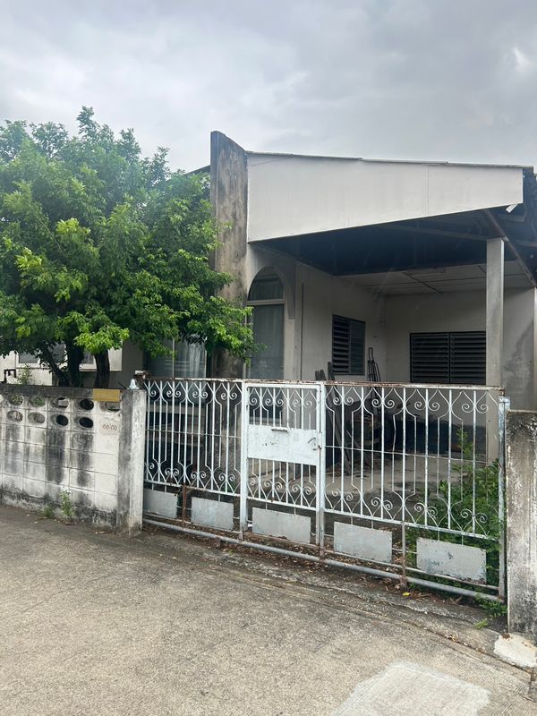 Single-storey detached house for sale as is, Prachachuen 38, size 50 sq m, 3 bedrooms, price 4 million baht.