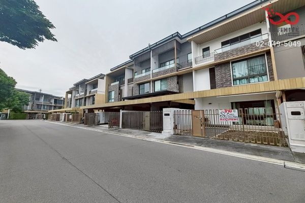 3-story townhouse for sale, Prasertmanukit Landmark Ekkamai-Ramindra. Soi Sukonthasawat 25, Pink Line MRT, near the expressway.