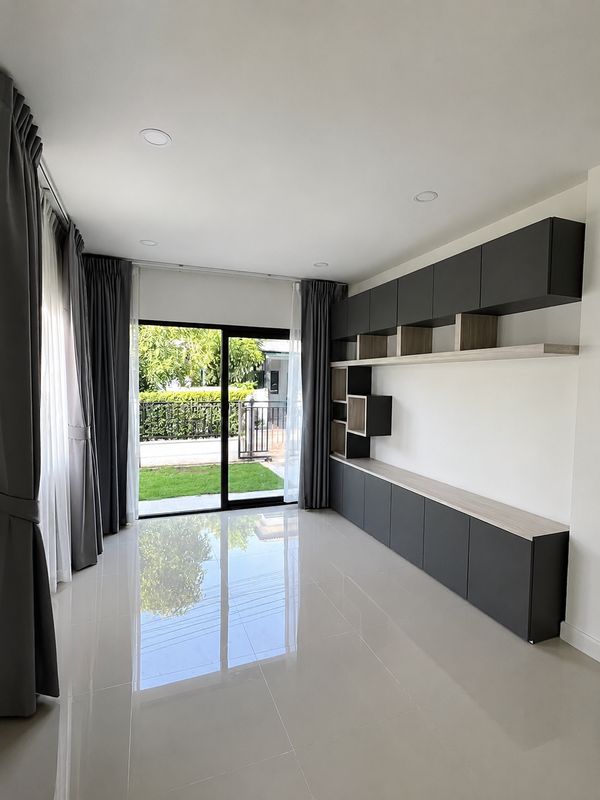 Single house for sale Centro Ramintra-Chatuchot (54 sq m) near the Outer Ring Expressway.
