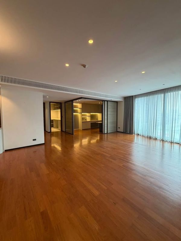 ขายคอนโด La Citta Delre ราคา 42,500,000 บาท [JZs260801]