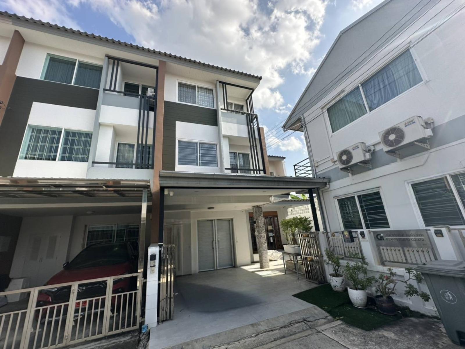 For Sale Townhouse/Townhome , The Trust City Ngamwongwan 25 , corner unit , Bang Khen , Mueang Nonthaburi , Nonthaburi , CX-166112 For Sale Townhouse/Townhome , The Trust City Ngamwongwan 25 , corner unit , Bang Khen , Mueang Nonthaburi , Nonthaburi , CX-166112