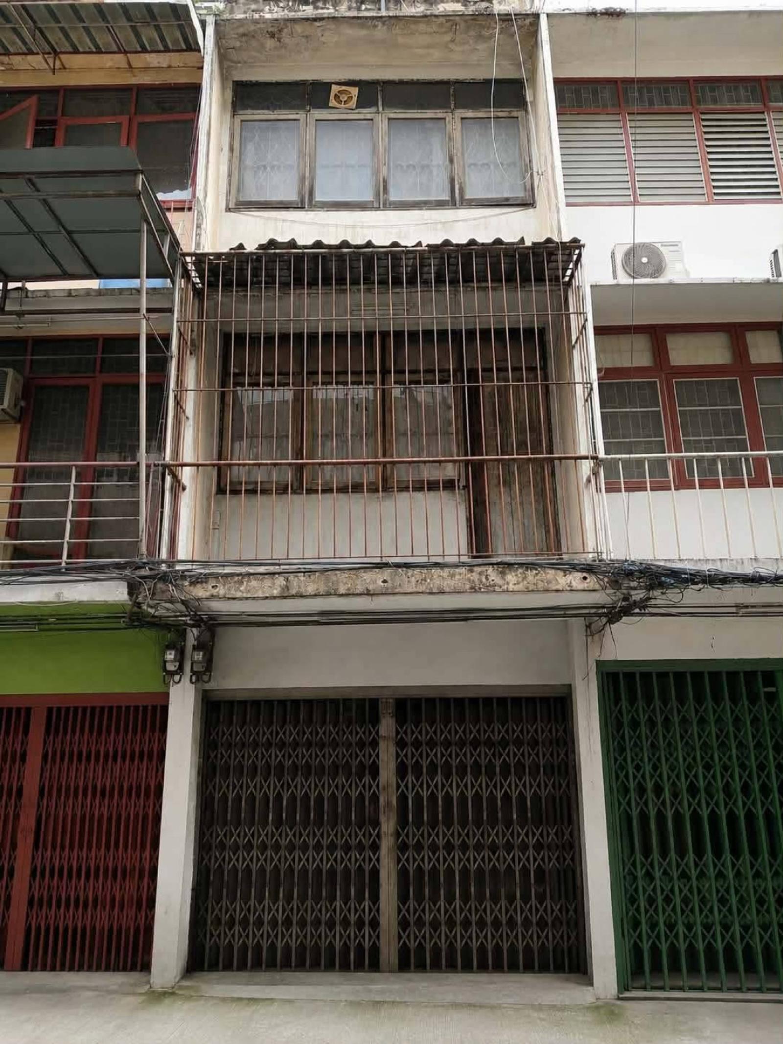 ขายตึกแถว 3.5 ชั้น ซอยวัดบรมนิวาส พระราม 6 ซอย 15 ปทุมวัน เขต ปทุมวัน กรุงเทพ CX-169417 ขายตึกแถว 3.5 ชั้น ซอยวัดบรมนิวาส พระราม 6 ซอย 15 ปทุมวัน เขต ปทุมวัน กรุงเทพ CX-169417