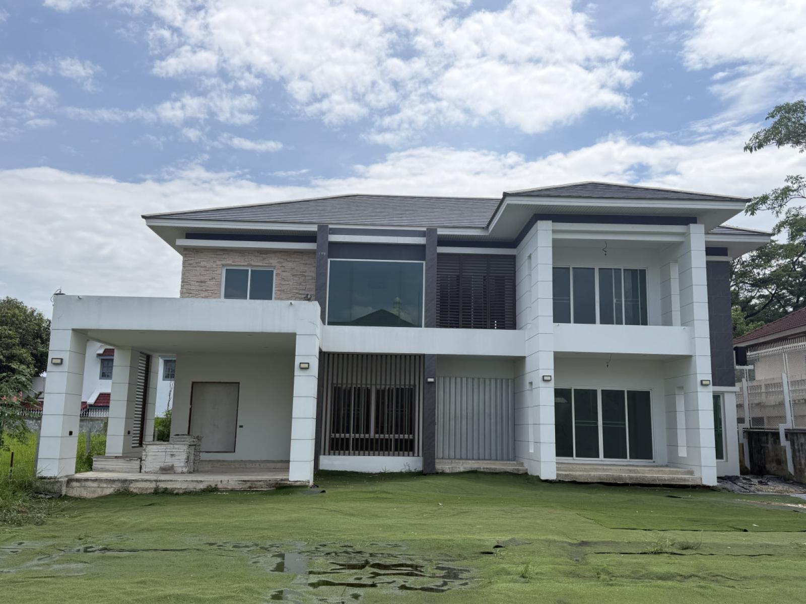 For Sale House , ChiCha Country Club , high floor , corner unit , wide frontage , newly renovated , Bang Mot , Chom Thong , Bangkok , CX-168208