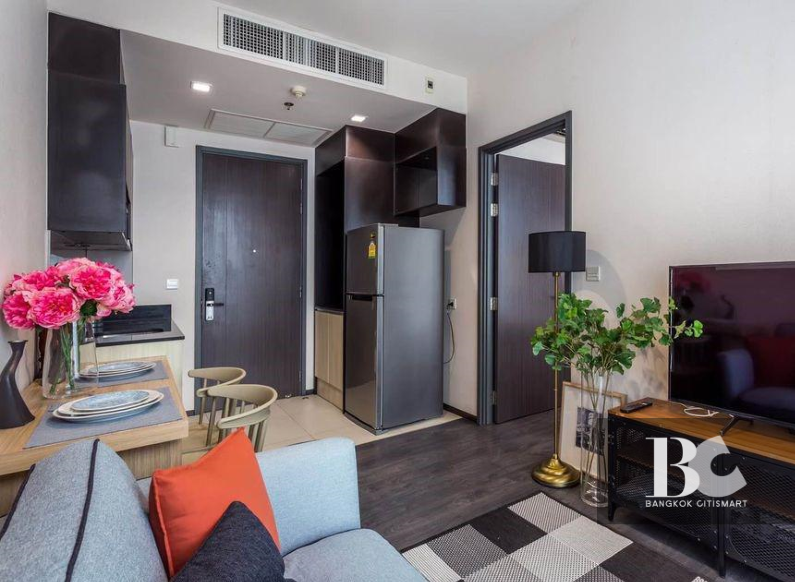 1 Bed 30.5 ตร.ม. ต่ำกว่า 6 ล้าน ราคาต่ำสุดที่คัดมา ใกล้ BTS อโศก | Edge Sukhumvit 23 | 5.99 ล้านบาท 1 Bed 30.5 ตร.ม. ต่ำกว่า 6 ล้าน ราคาต่ำสุดที่คัดมา ใกล้ BTS อโศก | Edge Sukhumvit 23 | 5.99 ล้านบาท