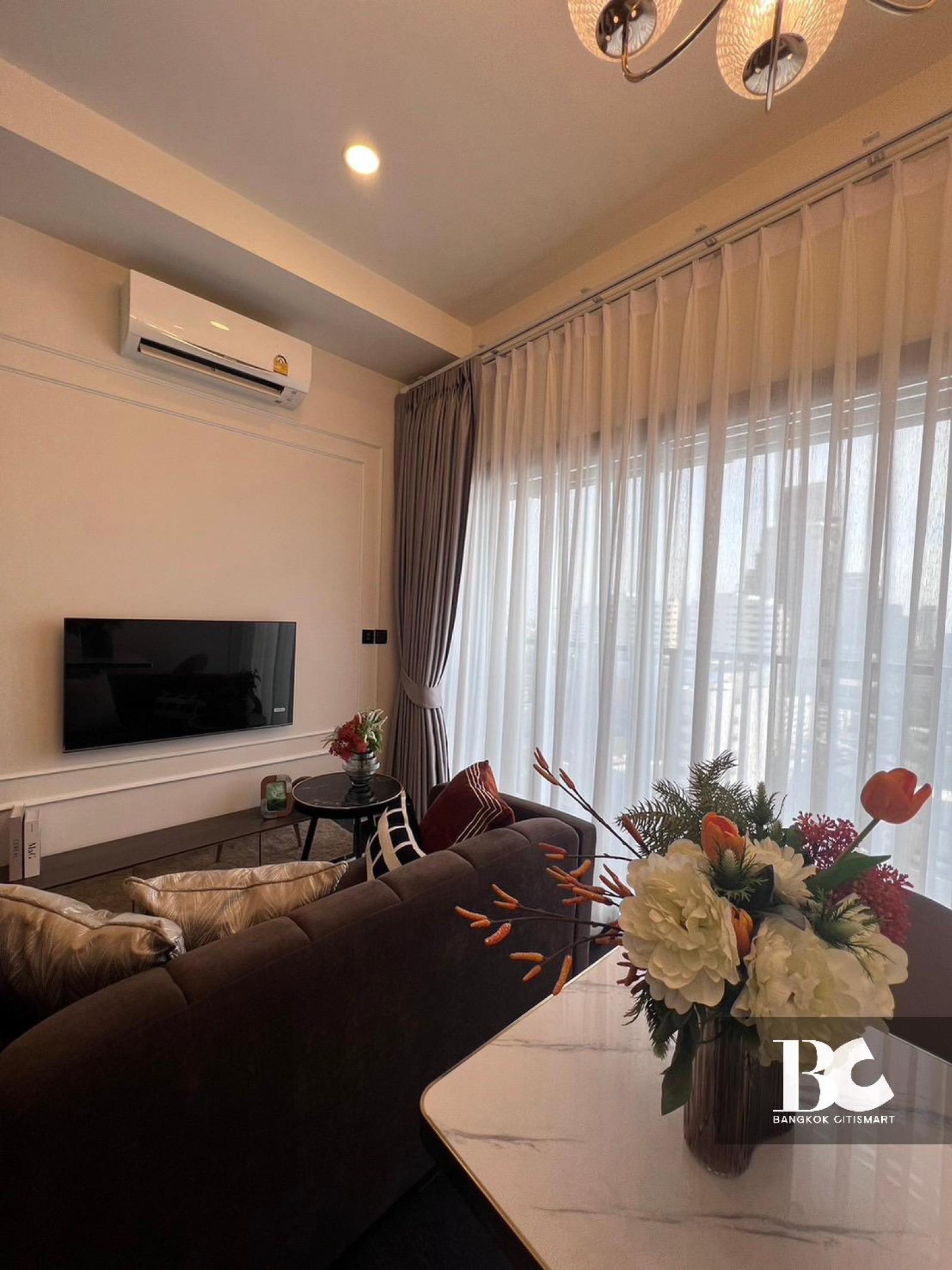 2 Bed 2 Bath 45.5 ตร.ม. ห้องสวย ต่ำกว่า 305,000 บาท/ตร.ม. ซอยทองหล่อ 10 | Park Origin Thonglor | 13.72 ล้านบาท 2 Bed 2 Bath 45.5 ตร.ม. ห้องสวย ต่ำกว่า 305,000 บาท/ตร.ม. ซอยทองหล่อ 10 | Park Origin Thonglor | 13.72 ล้านบาท