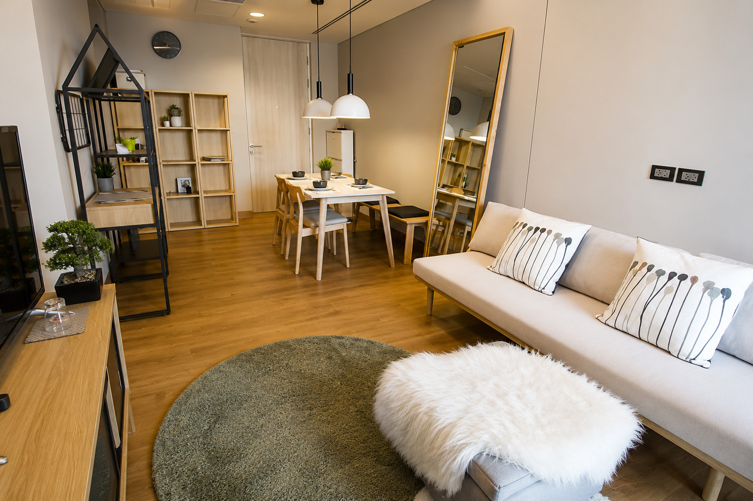 Luxury 2BR Sukhumvit 24 Condo with City Views Near Bangkok’s Best Life - U6657319 Luxury 2BR Sukhumvit 24 Condo with City Views Near Bangkok’s Best Life - U6657319