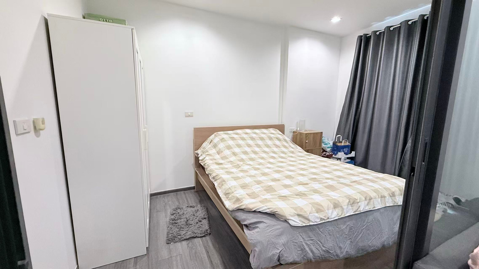 The Rich Sathorn-Taksin | 7th Floor 30 sq.m. Unit (Only 180m to BTS Wongwian Yai) 13,000 THB / Month