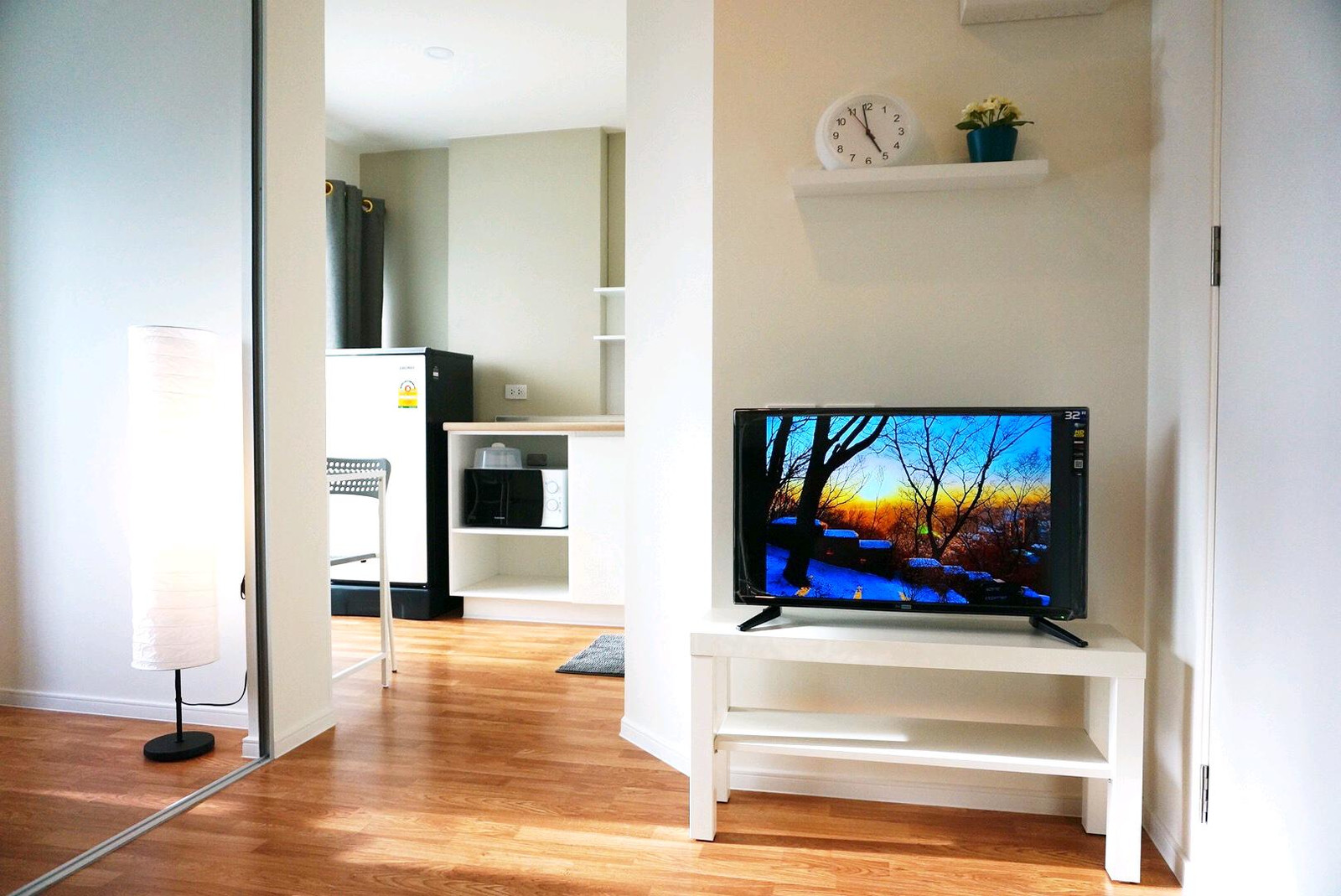 For sale/rent at LPN Sukhumvit 76-Bearing (Phase 1), recently renovated. Available and ready to move in. Size: 23 sq m. Building A, 6th floor, rent 7,000/month (1 year contract), selling for 1.59 million baht. Contact for inquiries / viewing appointments For sale/rent at LPN Sukhumvit 76-Bearing (Phase 1), recently renovated. Available and ready to move in. Size: 23 sq m. Building A, 6th floor, rent 7,000/month (1 year contract), selling for 1.59 million baht. Contact for inquiries / viewing appointments