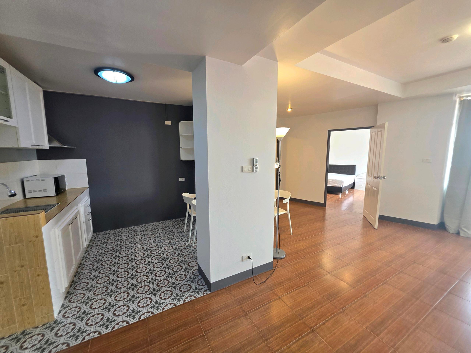 FOR SALE OR RENT: Happy Place Tower (Sukhumvit 71 / Pridi Banomyong Soi 2) Prime location — Only 700 meters from BTS Phra Khanong! – รูปที่ 4
