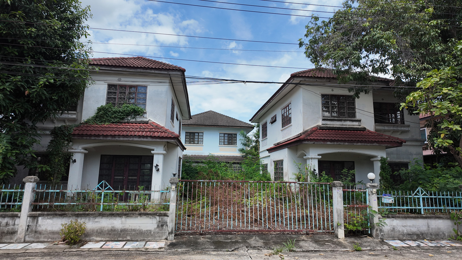 PZ1493 ขาย ที่ดินพร้อมบ้าน 2 หลัง 100 ตรว. บ้าน เค.ซี. การ์เด้นโฮม บนถนนนิมิตรใหม่ ซอยนิมิตรใหม่ 40 แขวงสามวาตะวันออก เขตมีนบุรี จังหวัดกรุงเทพมหานคร PZ1493 ขาย ที่ดินพร้อมบ้าน 2 หลัง 100 ตรว. บ้าน เค.ซี. การ์เด้นโฮม บนถนนนิมิตรใหม่ ซอยนิมิตรใหม่ 40 แขวงสามวาตะวันออก เขตมีนบุรี จังหวัดกรุงเทพมหานคร