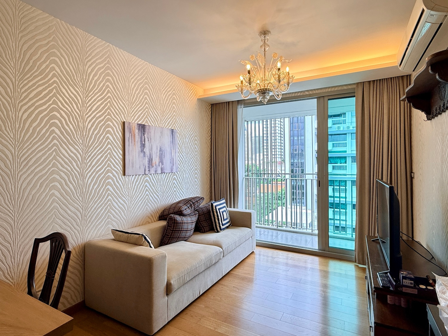 คอนโด 1 ห้องนอน ตึก low-rise สงบเงียบ ย่านพร้อมพงษ์
