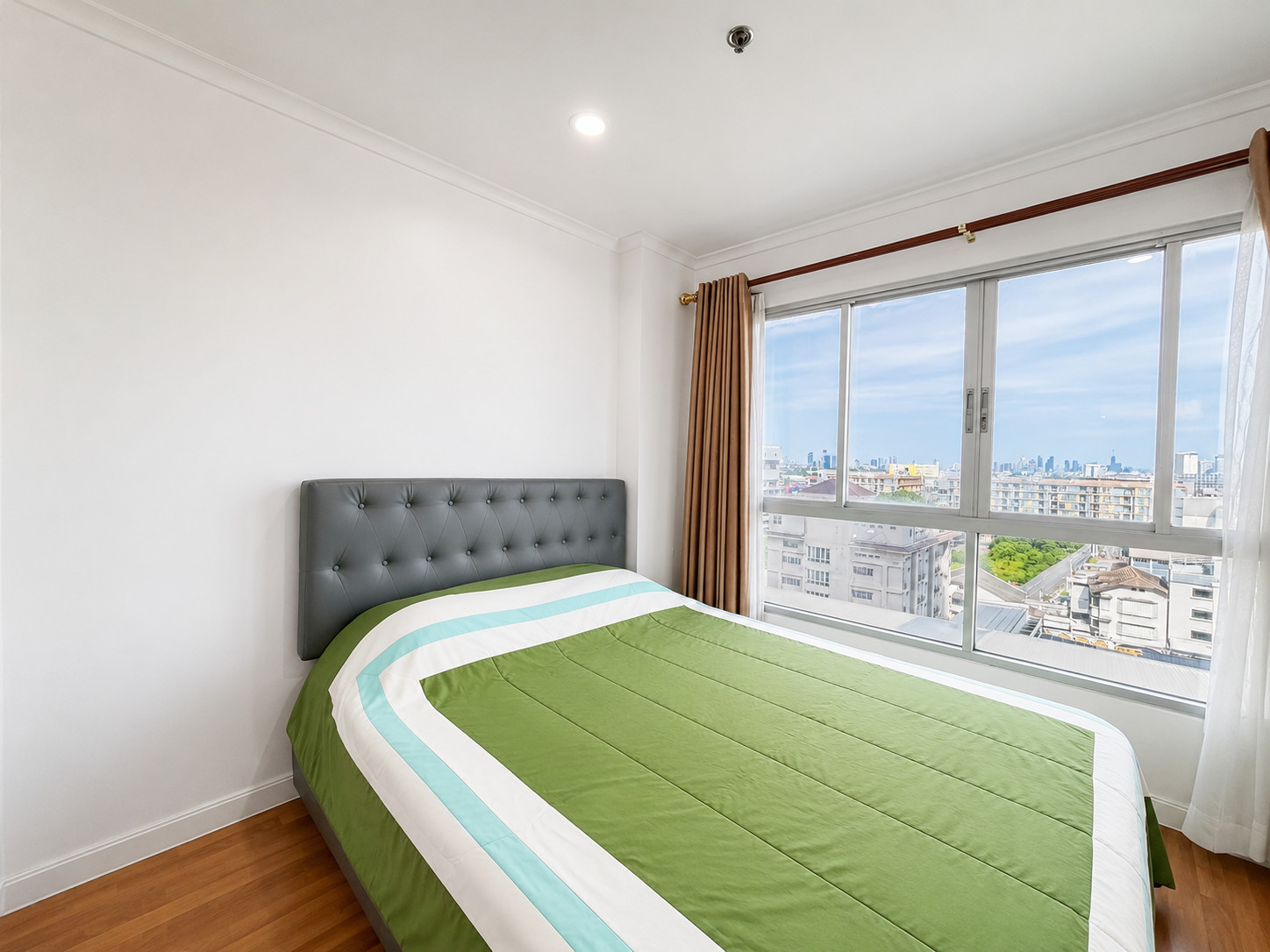 ขายถูก ฟรีโอน!! ใกล้ช่อง3 ลุมพินี พระราม4-กล้วยน้ำไท Condo Free Transfer!! Lumpini Place Rama 4 - Kluaynamthai ขายถูก ฟรีโอน!! ใกล้ช่อง3 ลุมพินี พระราม4-กล้วยน้ำไท Condo Free Transfer!! Lumpini Place Rama 4 - Kluaynamthai