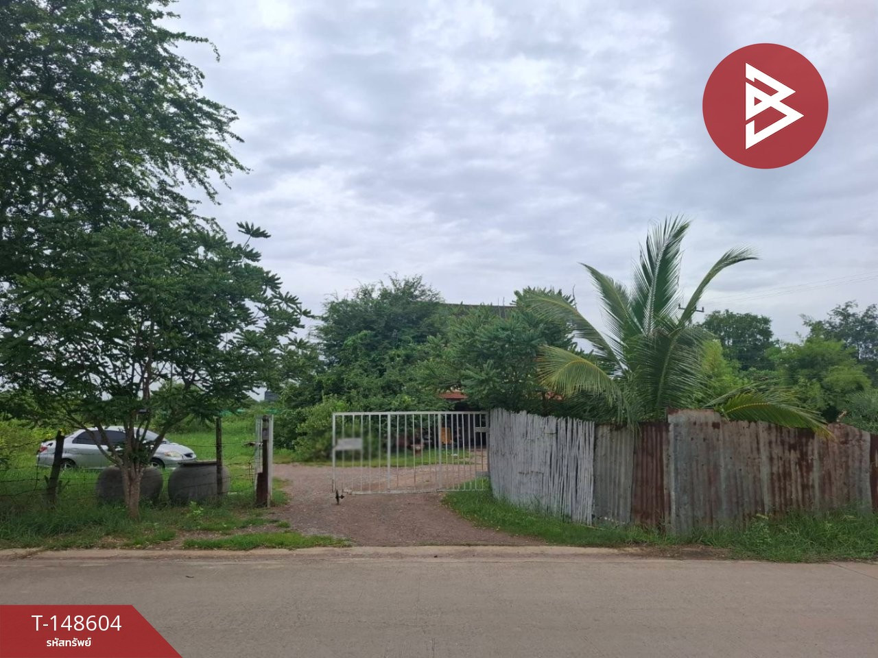 Land and house for sale, area 1 rai 1 ngan 42.4 sq m, Pak Tho, Ratchaburi.