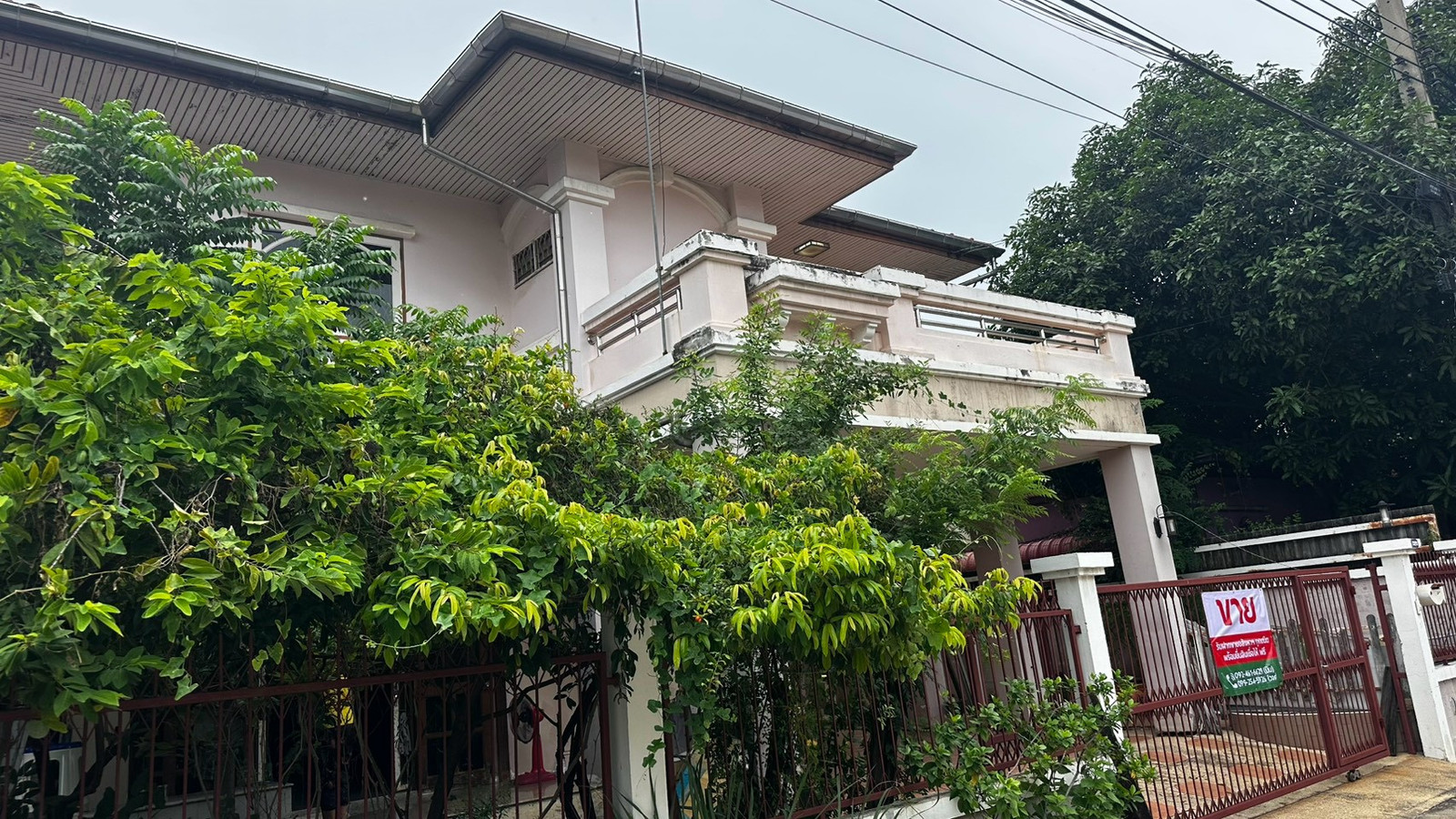 2-story detached house for sale, 89 sq m., Chuthapha Village. Nawong Pracha Phatthana (Don Mueang), usable area 250 sq m, quiet location, quality project. Near Don Mueang Airport, price only 6,000,000 baht. If interested, contact Line: minniemah, very qui 2-story detached house for sale, 89 sq m., Chuthapha Village. Nawong Pracha Phatthana (Don Mueang), usable area 250 sq m, quiet location, quality project. Near Don Mueang Airport, price only 6,000,000 baht. If interested, contact Line: minniemah, very qui
