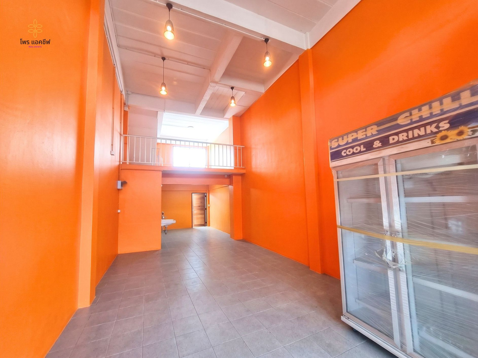 Cheap sale, commercial building, 2 adjacent units, community location, suitable for opening a clinic.