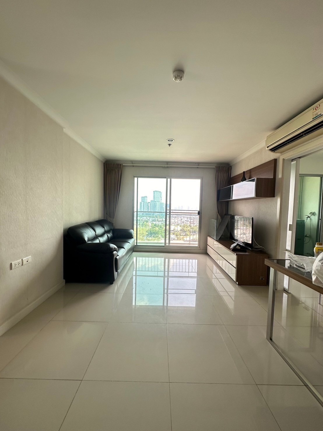 Rent 2 Bedroom 25,000 THB Rent 2 Bedroom 25,000 THB